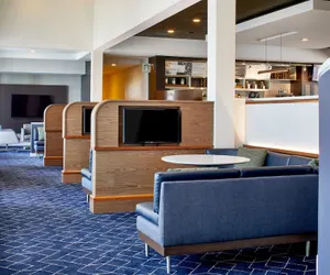 Photo 3 - Courtyard by Marriott Memphis Airport