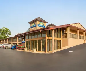 Photo 2 - Days Inn by Wyndham Cartersville