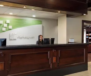 Photo 4 - Holiday Inn National Airport/Crystal City by IHG