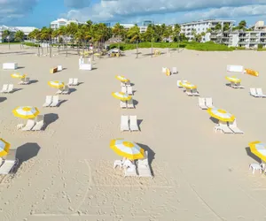 Photo 2 - Lago Mar Beach Resort & Club