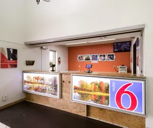 Photo 4 - Motel 6 Davenport, IA