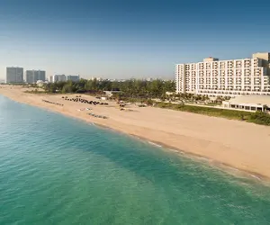 Photo 2 - Fort Lauderdale Marriott Harbor Beach Resort & Spa