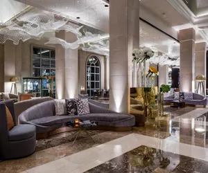 Photo 2 - Hotel Crescent Court