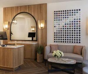 Photo 2 - Hotel Madera