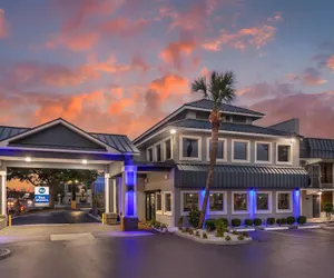Photo 2 - Best Western Central Inn