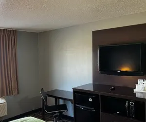 Photo 4 - Colby Inn and Suites