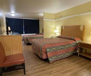 Photo 5 - Marina Inn