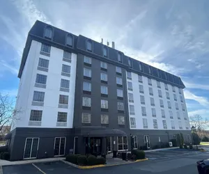 Photo 2 - Best Western Chocolate Inn at the Park