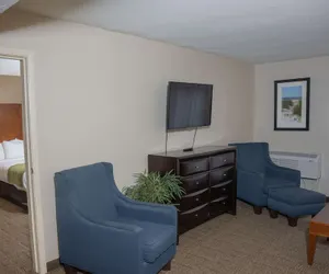 Photo 5 - Comfort Inn & Suites