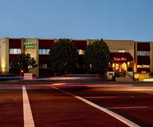 Photo 2 - Carlyle Hotel