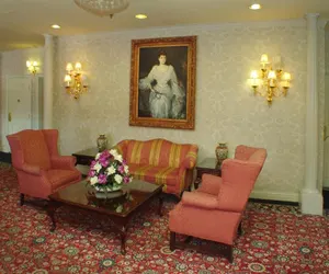 Photo 4 - Carlyle Hotel