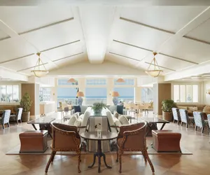 Photo 5 - Shutters on the Beach