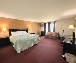 Photo 4 - Knights Inn Kirksville