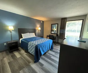 Photo 4 - Travelodge by Wyndham Gainesville