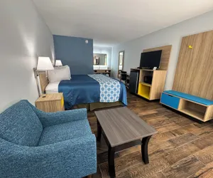 Photo 2 - Travelodge by Wyndham Gainesville