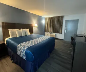 Photo 2 - Travelodge by Wyndham Gainesville