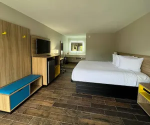 Photo 2 - Travelodge by Wyndham Gainesville
