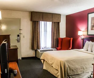 Photo 4 - Quality Inn Roanoke near Lake Gaston