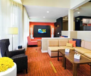 Photo 5 - Courtyard by Marriott Fresno