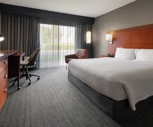 Photo 5 - Courtyard by Marriott Fresno