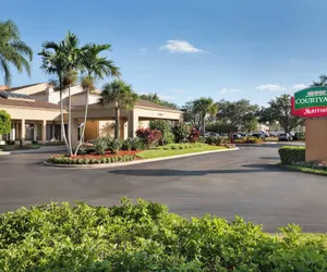 Photo 2 - Courtyard by Marriott Fort Myers Cape Coral