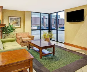 Photo 2 - Baymont by Wyndham Indianapolis West
