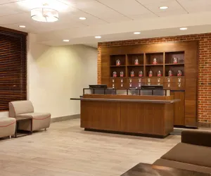 Photo 4 - Four Points By Sheraton Cleveland Airport