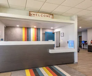 Photo 3 - Motel 6 Spring Hill, FL - Weeki Wachee