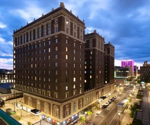 Photo 2 - Marriott Syracuse Downtown