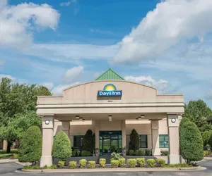 Photo 2 - Days Inn by Wyndham Paducah