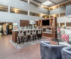 Photo 4 - Quality Suites Nashville Airport