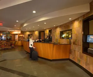 Photo 2 - Radisson Hotel Milwaukee West