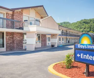 Photo 2 - Days Inn by Wyndham Paintsville