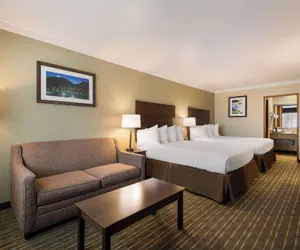 Photo 4 - Best Western Holiday Hotel