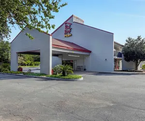 Photo 2 - Red Roof Inn PLUS+ Mt Pleasant - Patriots Point