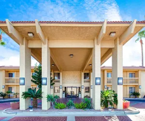 Photo 2 - La Quinta Inn by Wyndham Tucson East