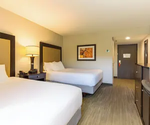 Photo 4 - Branson Hillside Hotel