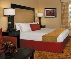Photo 3 - Branson Hillside Hotel