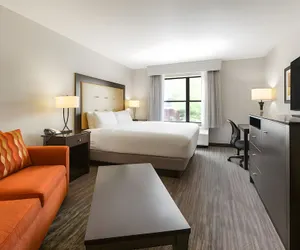 Photo 5 - Branson Hillside Hotel