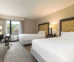 Photo 3 - Branson Hillside Hotel