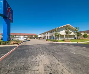 Photo 2 - Motel 6 Dallas, TX - Farmers Branch