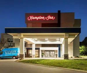 Photo 2 - Hampton Inn Kansas City-Airport