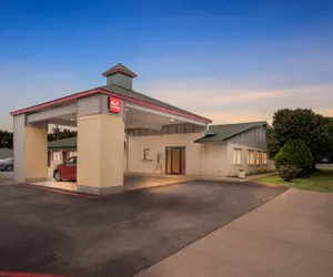 Photo 2 - Econo Lodge