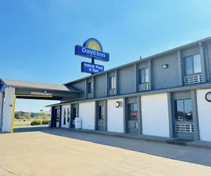 Photo 2 - Days Inn by Wyndham Salina I-70