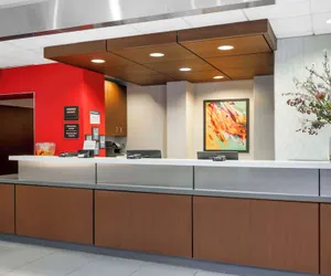 Photo 3 - Best Western Grant Park Hotel