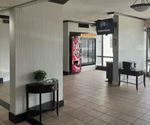 Photo 3 - Motel 6 Baton Rouge, LA - East - I-12