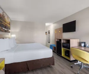 Photo 2 - Days Inn by Wyndham Las Vegas Airport Near the Strip