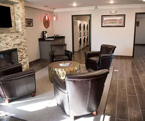 Photo 3 - Baymont Inn and Suites by Wyndham Columbus / Near OSU