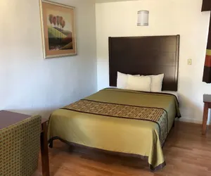 Photo 2 - Americas Best Value Inn Visalia