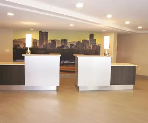 Photo 5 - La Quinta Inn & Suites by Wyndham Denver Aurora Medical